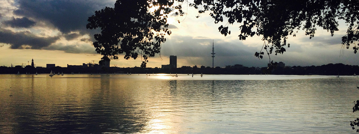 Sagawe und Klages Anwaltskanzlei für Unternehmen in Hamburg Blick auf Hamburger Alster